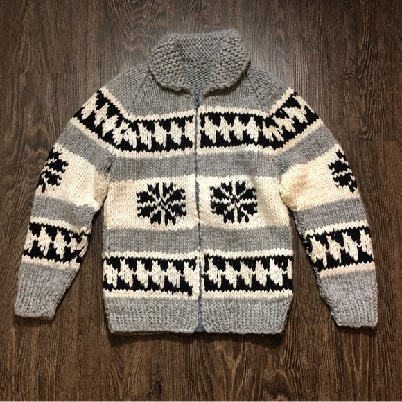 Vintage Handmade Cowichan Zip Up Sweater - Picture 4 of 17